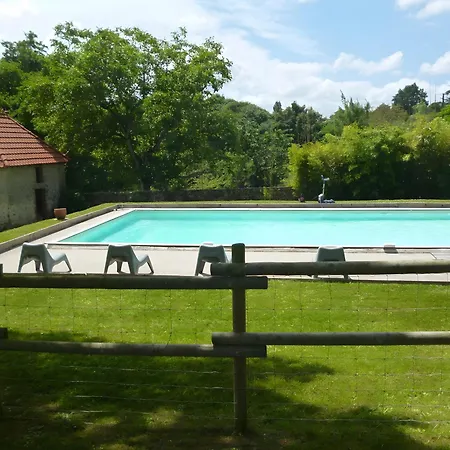 Logis Vendéen, 40 Min De La * Saint-Étienne-du-Bois