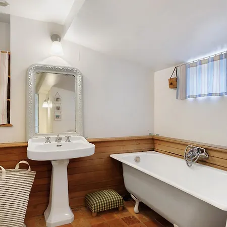 Holiday home Logis Vendeen, 40 Min De La *